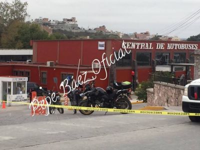 Hieren a hombre con arma de fuego en el estacionamiento de la Central de Autobuses en San Miguel de Allende. 